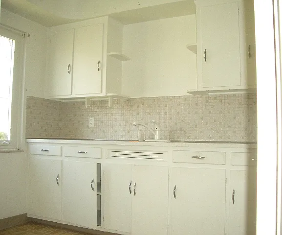 13913 Courtland Ave — Photo 5