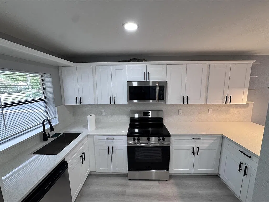11001 Royal Palm Blvd — Photo 2