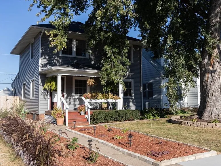 2416 C Ave NE — Photo 9