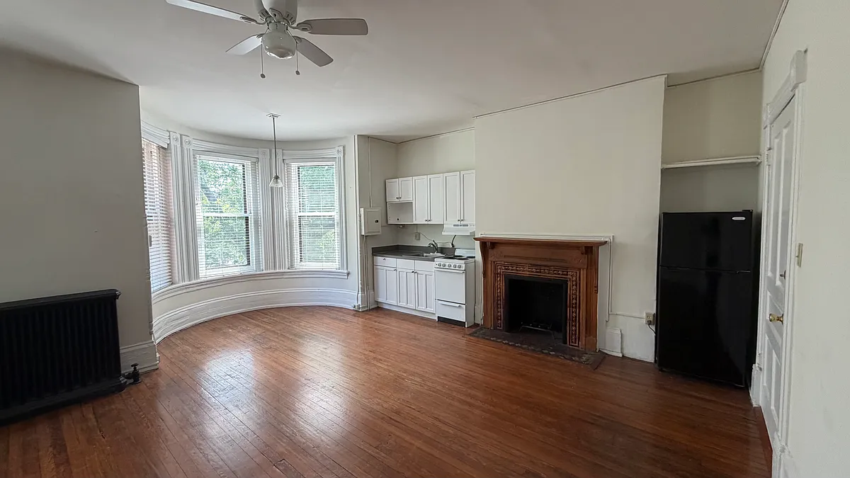 Building Photo - 1702 16th St NW #4