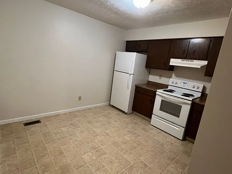 1935 E Central Ave — Photo 12