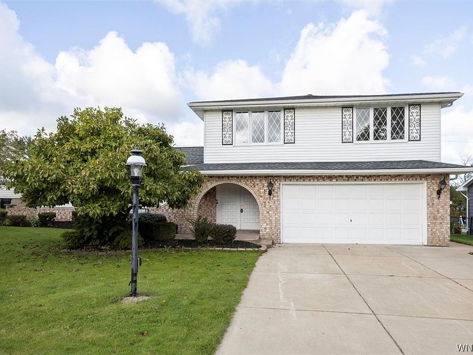 1st image of 72 Oakhill Dr