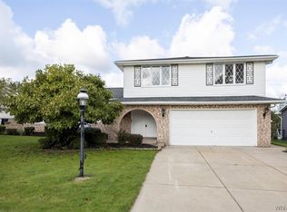 72 Oakhill Dr, Buffalo, NY 14224