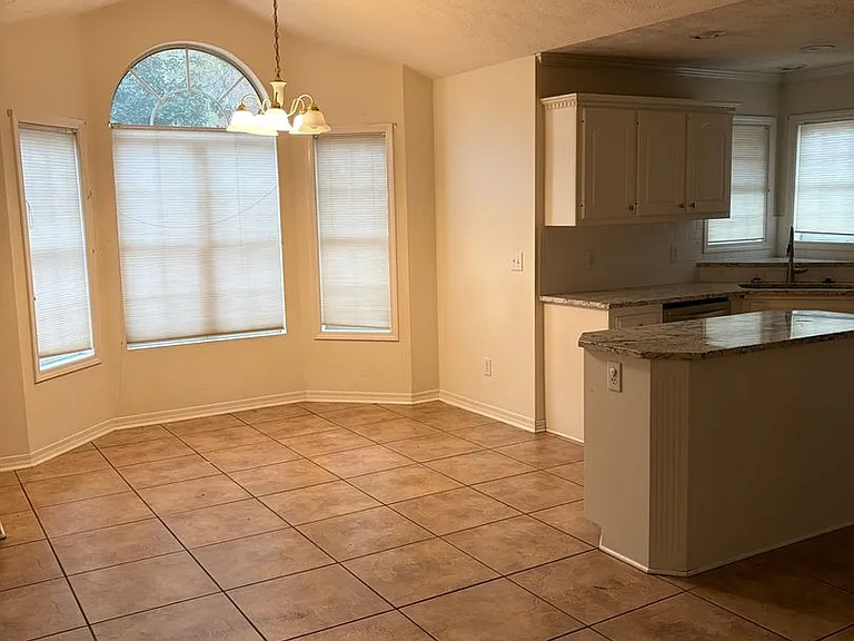 89 Sir Henry Dr — Photo 22