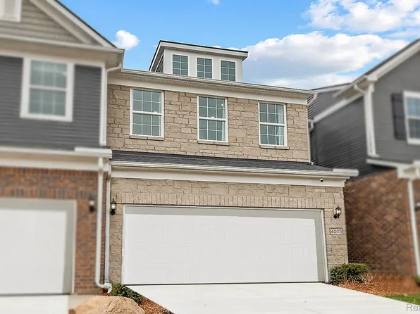 4116 Nottingham Cir, Clarkston, MI 48346
