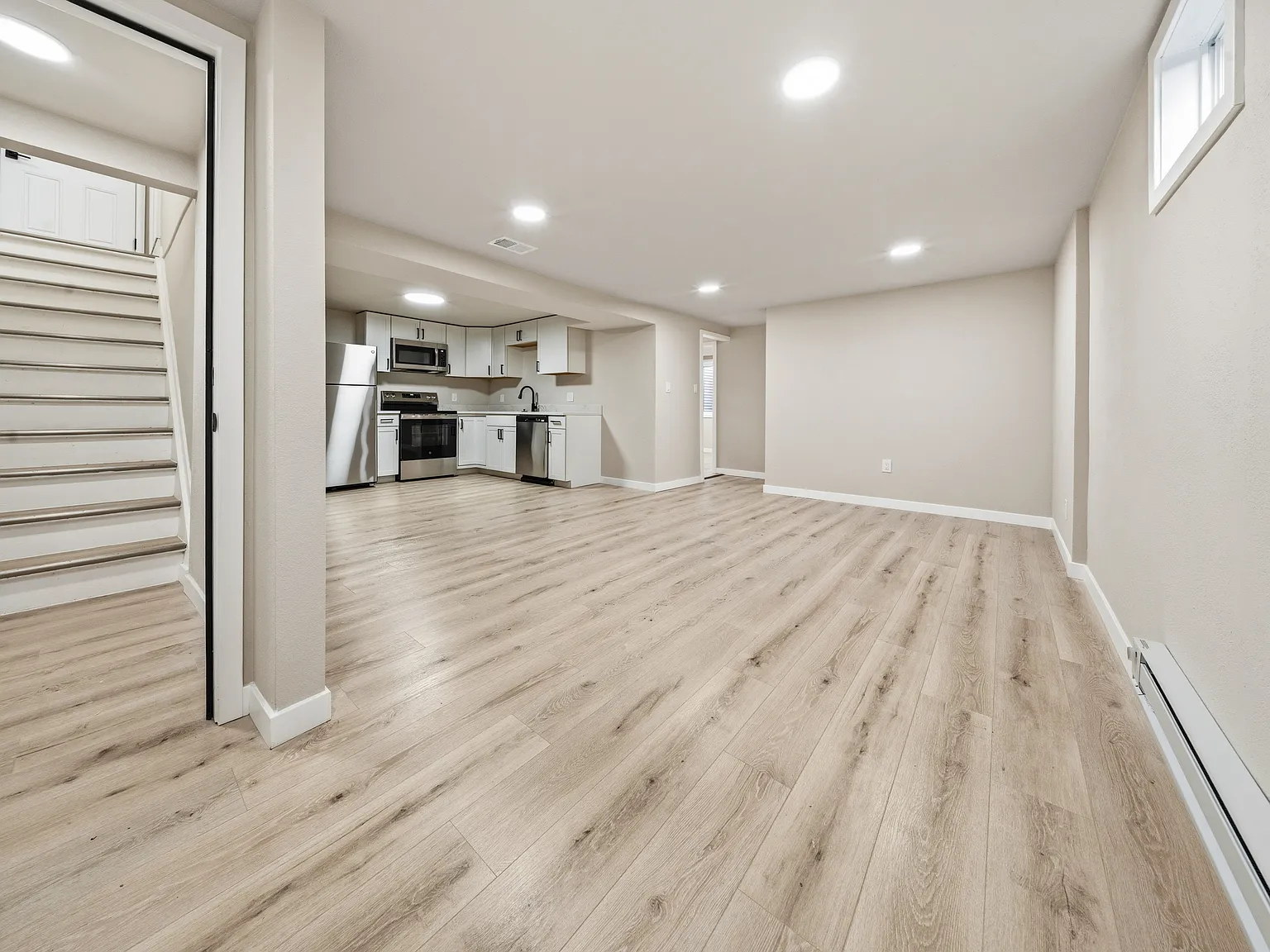 2 bed, 750 sqft, $1,600 — Photo 2