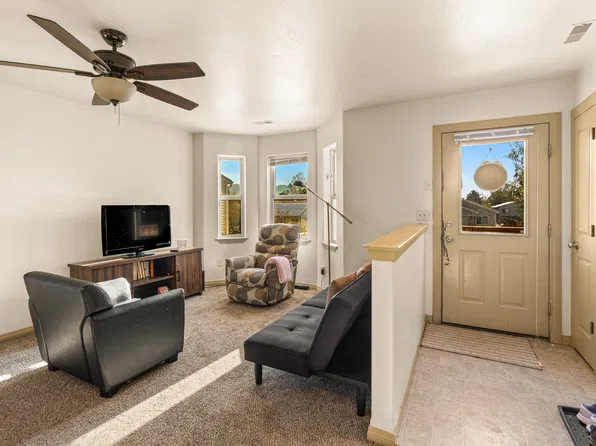 105 9th St, Belgrade, MT 59714