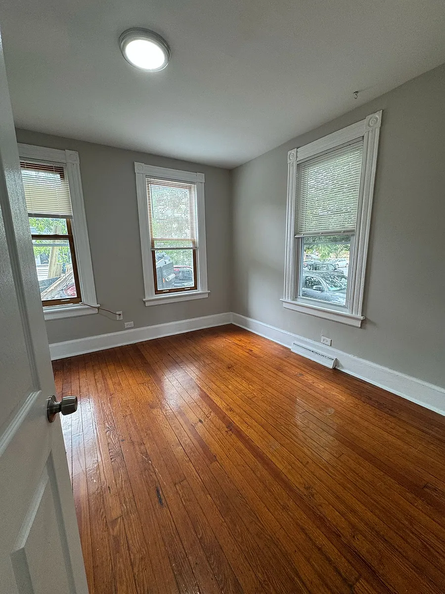 Building Photo - 169 Gilbert Ave #1