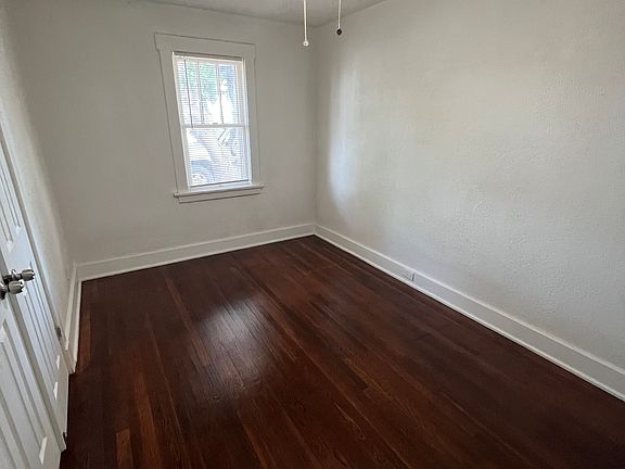 4th image of 406 22nd St #412