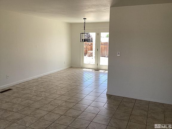 3rd image of 335 Wildrose Dr