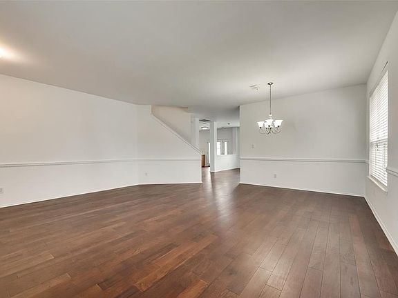 4th image of 3525 Alta Vista Dr