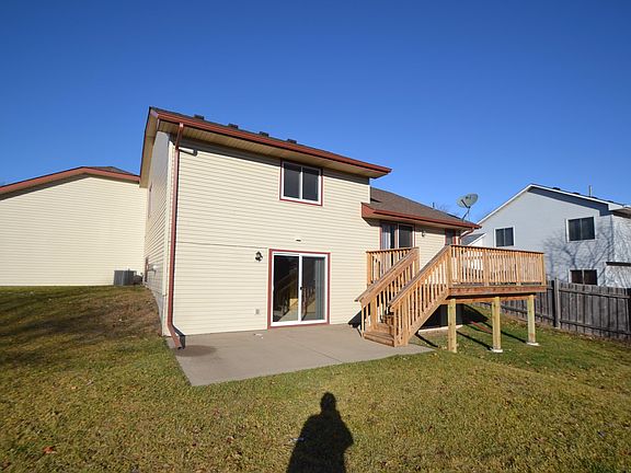 3rd image of 9000 Victoria Gdns N