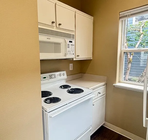 Goose Hollow Townhomes — Photo 29