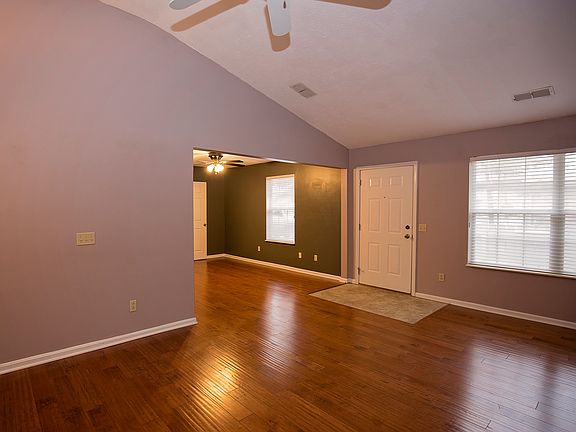 4th image of 2854 Shakespeare Ln