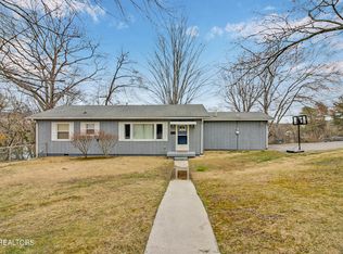 320 E Coffman St, Rockwood, TN 37854