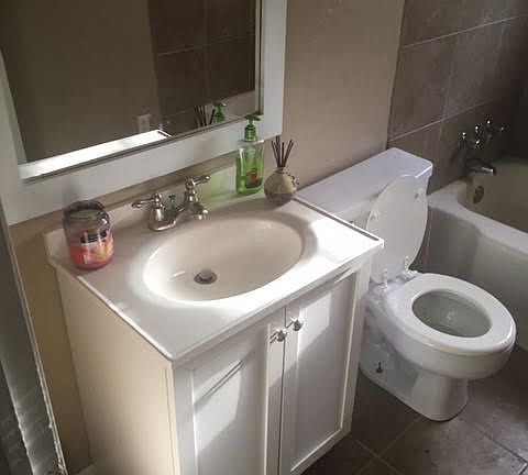 4th image of 221 S 68th Ave E