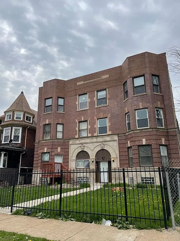 1 bed, 1.0 bath, $1,050 — Photo 1