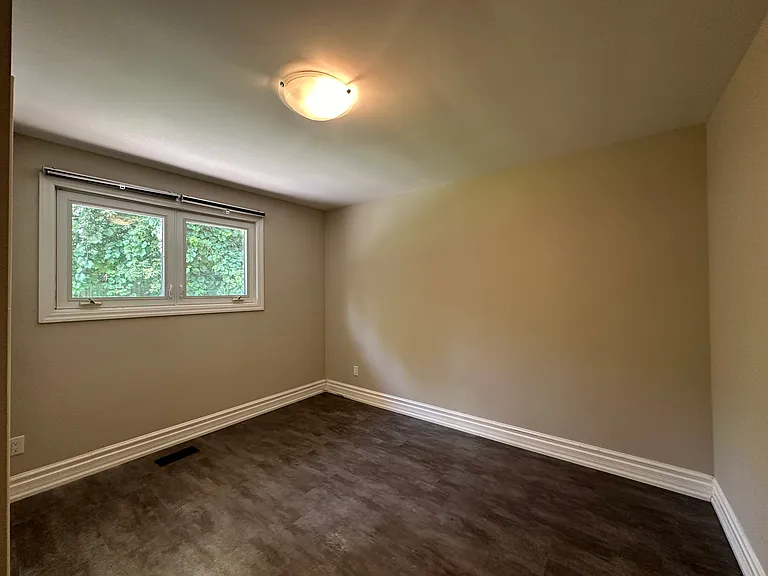 368 Fairlawn St — Photo 16