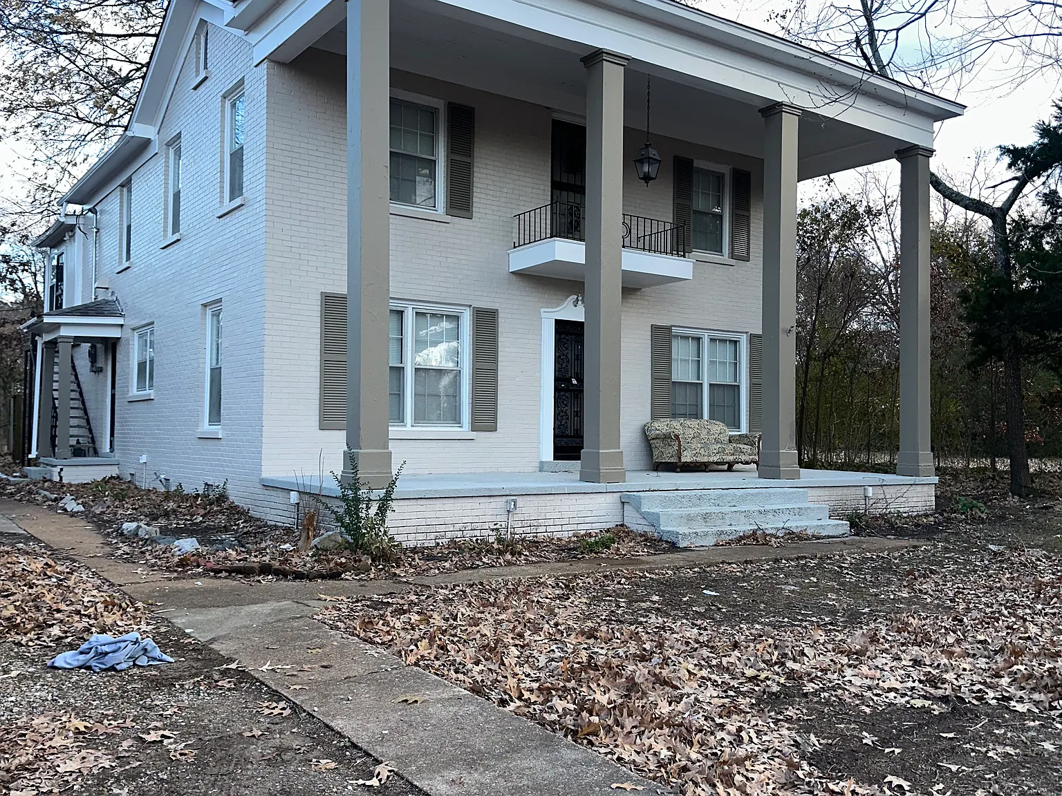 5 bed, 3000 sqft, $1,800 — Photo 2