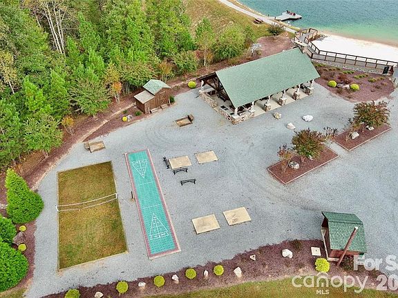 38th image of 204 Mountain Vista Dr
