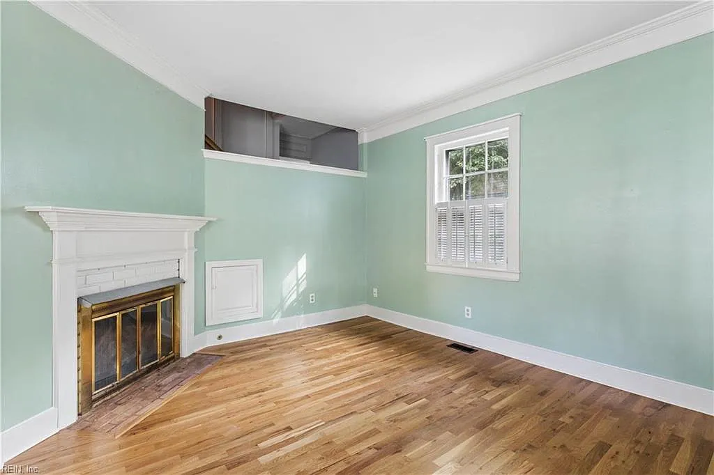 85 Hopkins ST — Photo 3