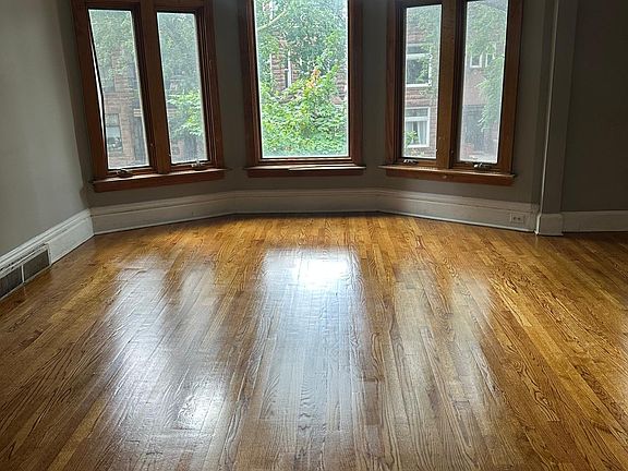 2nd image of 2627 N Wilton Ave #2