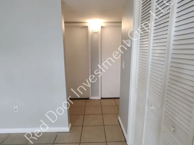 706 W Dixie Ave #2 — Photo 8