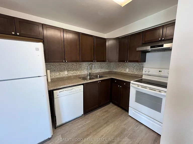 35 Trailwood Dr #711 — Photo 12