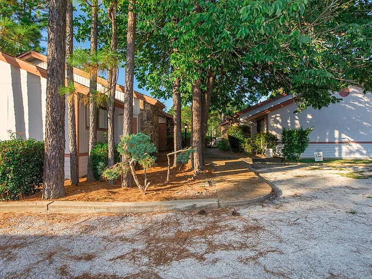408 Club Villa — Photo 3