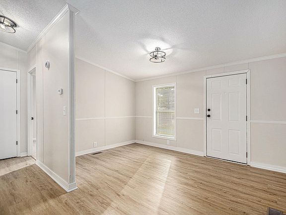4th image of 51958 Downey St