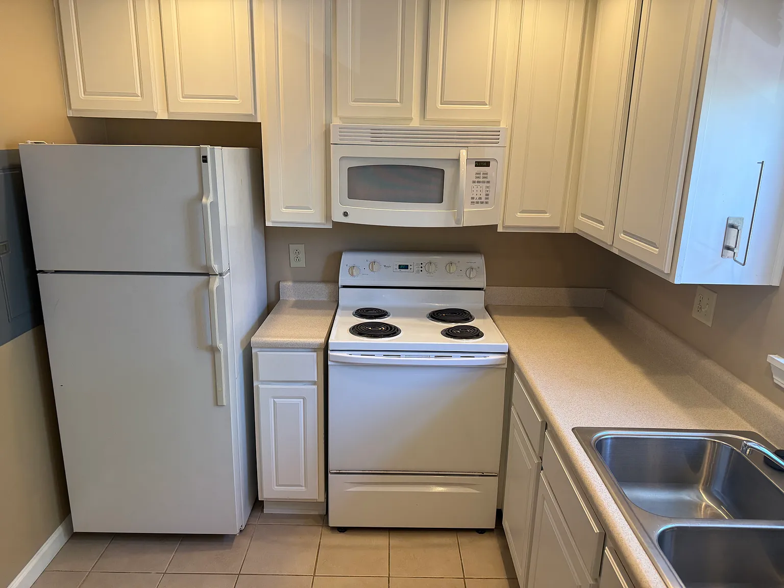2 bed, 800 sqft, $1,450 — Photo 3