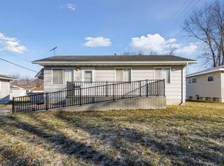 816 Melrose Dr, Cedar Falls, IA 50613