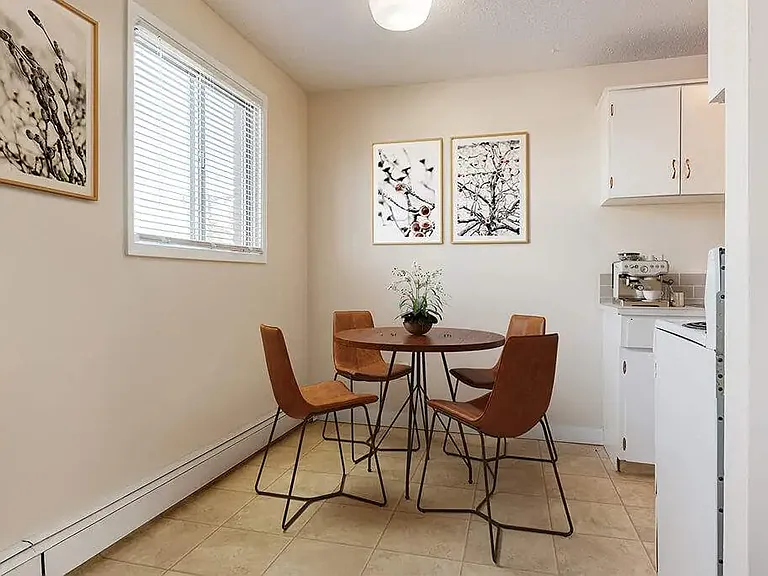 721 1st Ave NW #9 — Photo 3