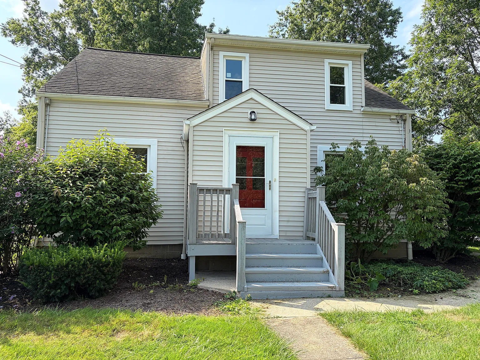 3 bed, 1194 sqft, $2,100 — Photo 1