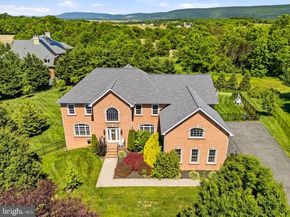 20510 Tehrani Ln, Hagerstown, MD 21742