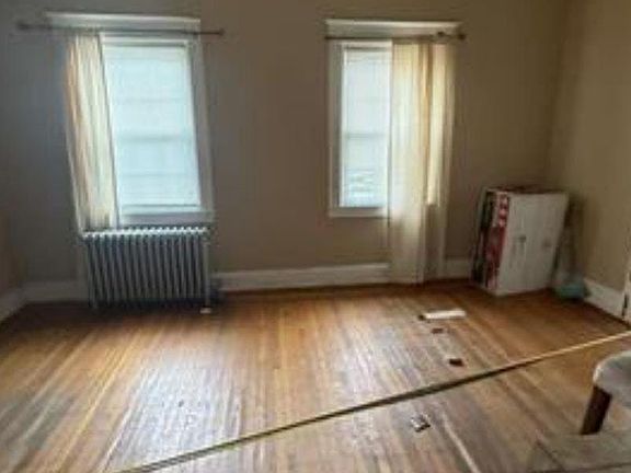 5th image of 647 N Augusta Ave