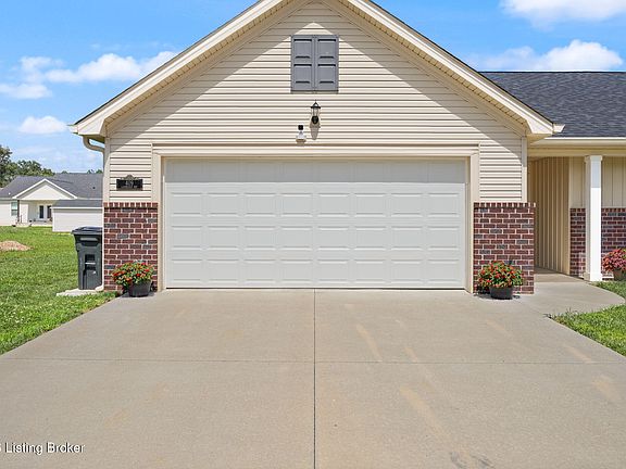 5th image of 409 Lambrusco Way