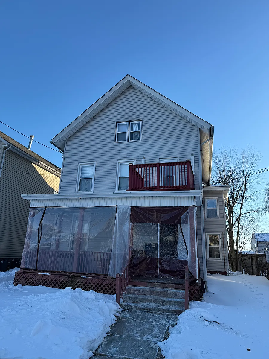 Building Photo - 10 Gilbert Ave #A