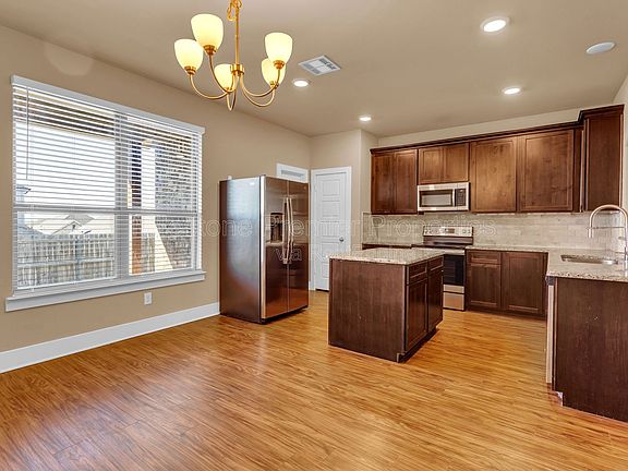5th image of 3906 Ashton Dr #1