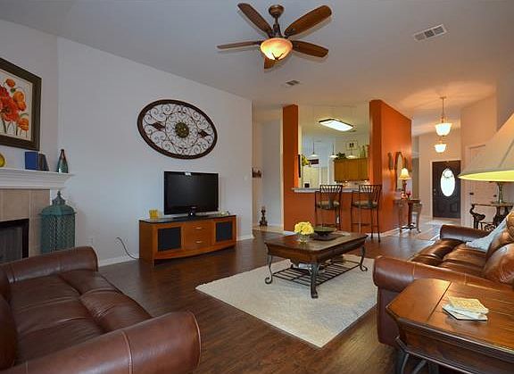 5th image of 218 Hanstrom Dr