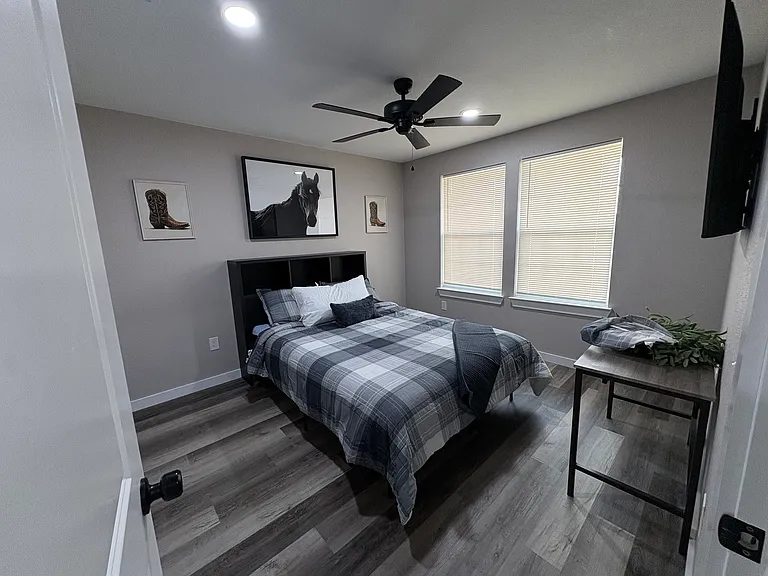 2020 Bagby Ave #A — Photo 8