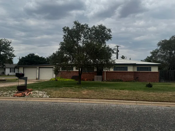 1811 Avenue I Pl, Levelland, TX 79336