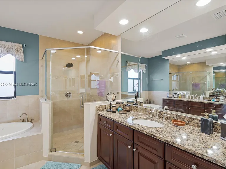 8825 NW 100th Pl — Photo 26