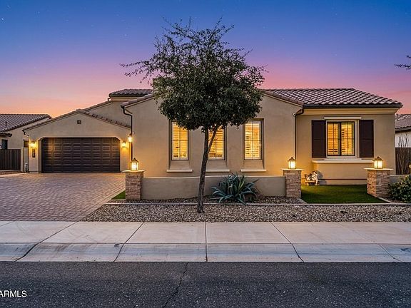 3rd image of 1867 E GILLCREST Road