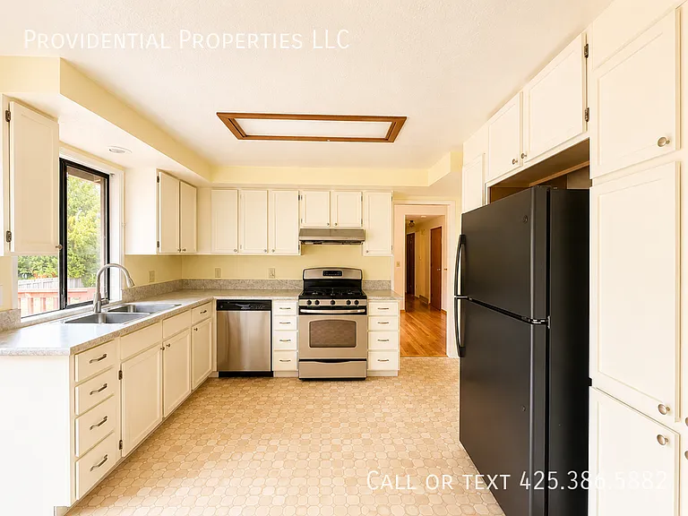 13316 22nd Ave NE — Photo 8