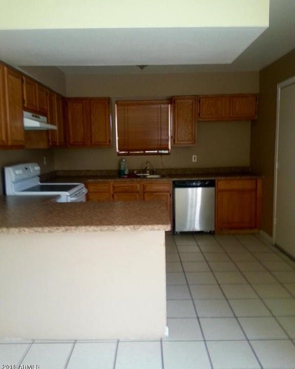 2nd image of 4043 W Lawrence Ln