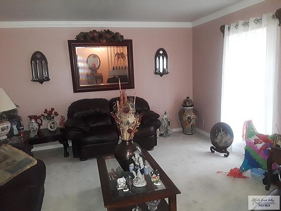 3rd image of 7 Meadow Ln