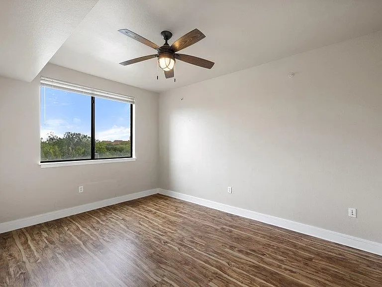3016 Guadalupe St #303 — Photo 15
