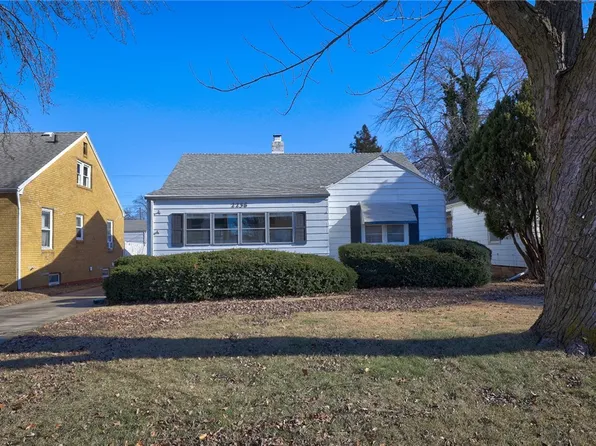 2238 N Water St, Decatur, IL 62526