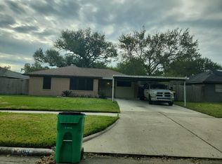 103 Midway Dr, Baytown, TX 77521